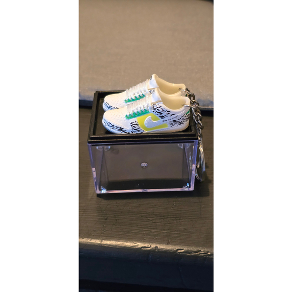 Unisex Nike Sneaker Keychain White Green - Picture 2 of 6